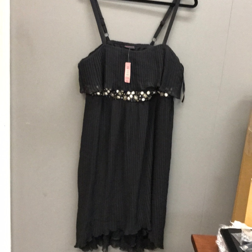 NWT Torrid Sz 1 Beautiful Dress faux stones